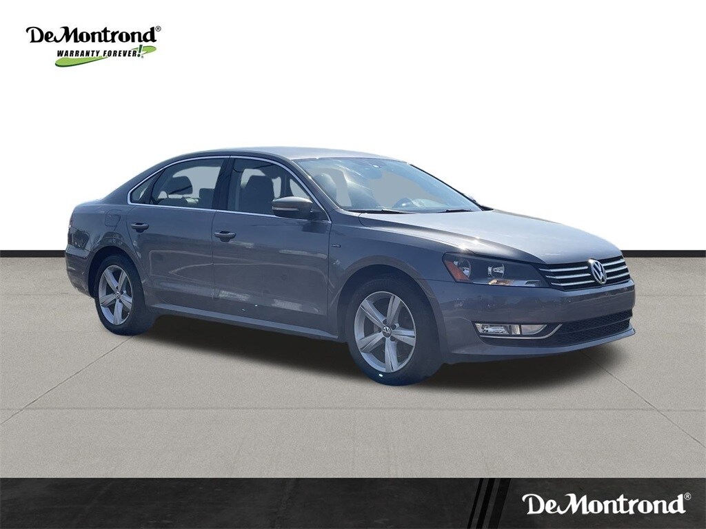 2015 Volkswagen Passat S photo 3