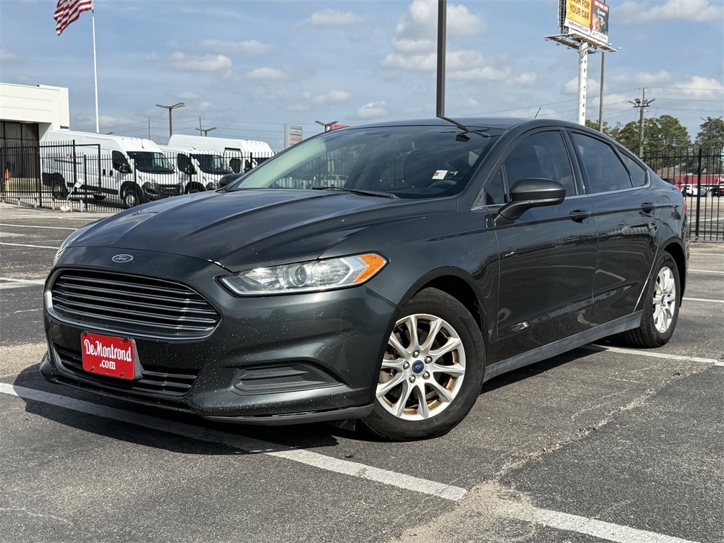 2015 Ford Fusion S's photo
