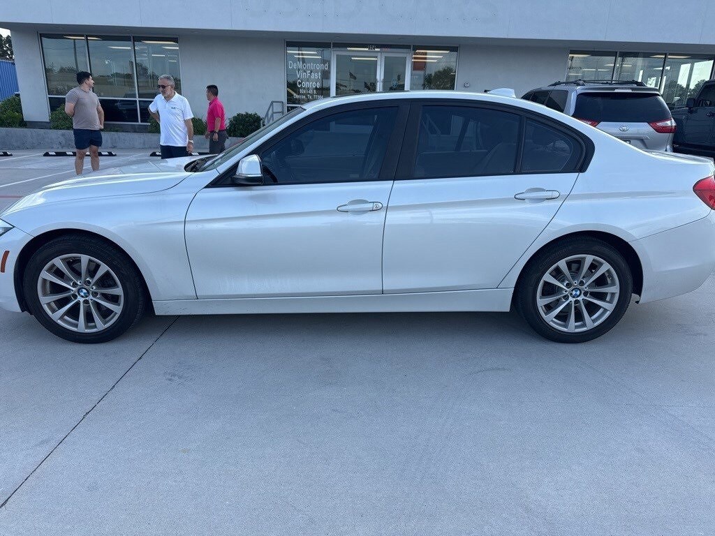 Used 2016 BMW 3 Series 320i with VIN WBA8E1G59GNT35005 for sale in Conroe, TX