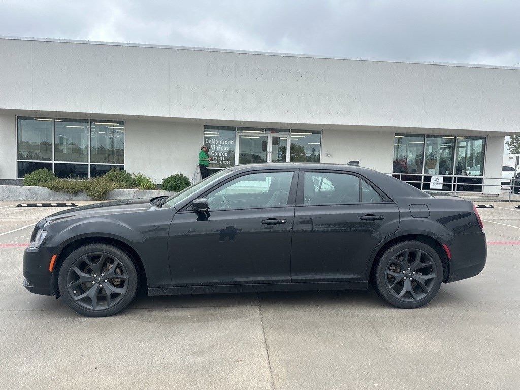 Used 2022 Chrysler 300 S with VIN 2C3CCABG2NH167746 for sale in Conroe, TX