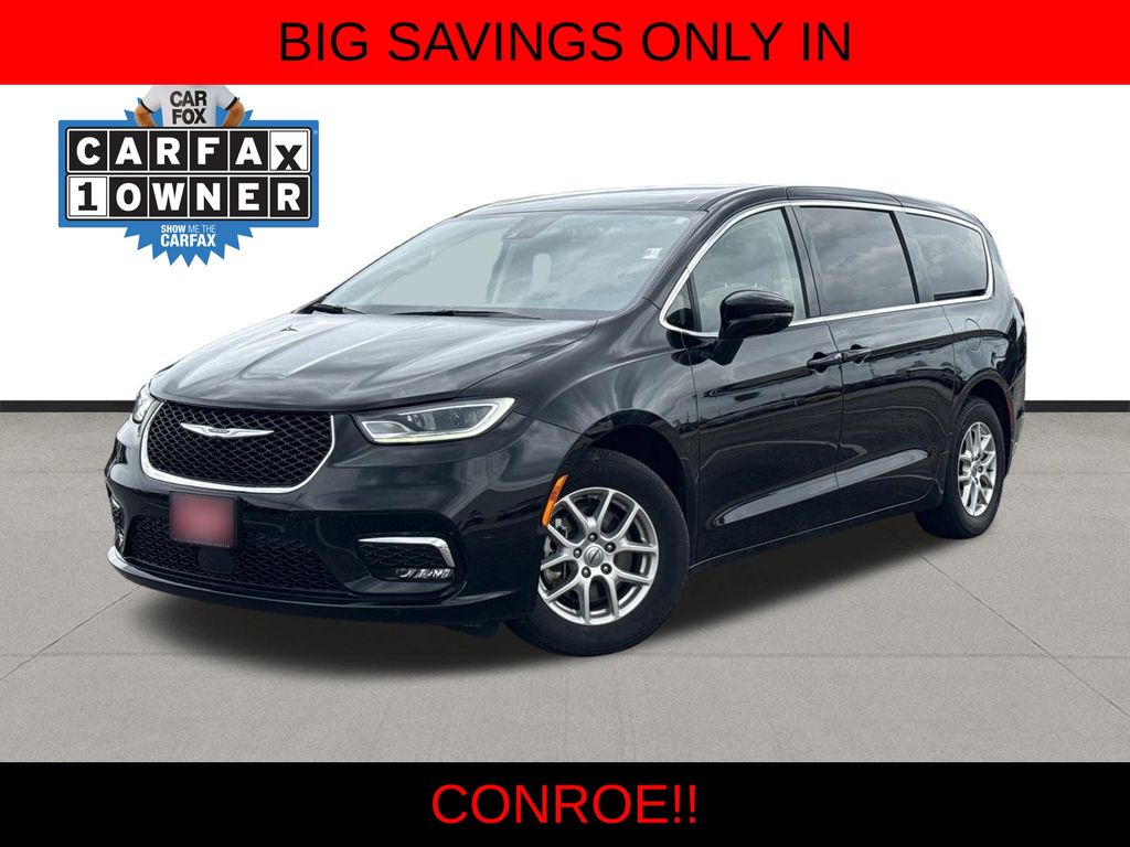 Used 2024 Chrysler Pacifica Touring L