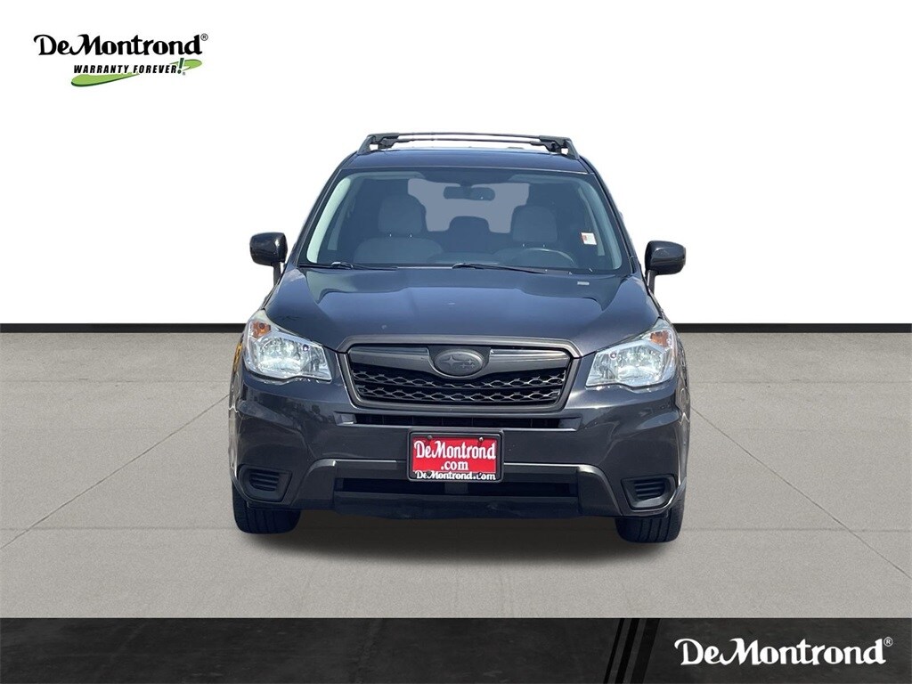2016 Subaru Forester Premium photo 2