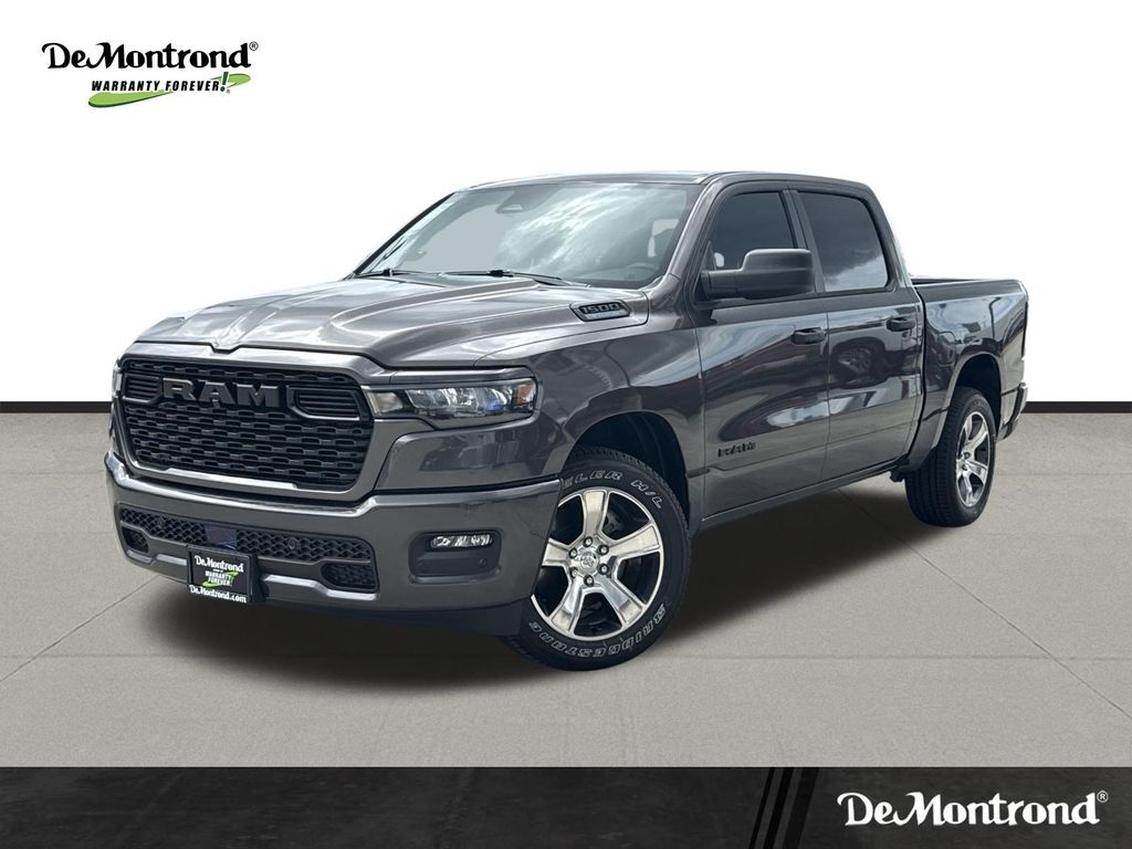 New 2026 Ram 1500 EXPRESS CREW CAB 4X2 5'7 BOX