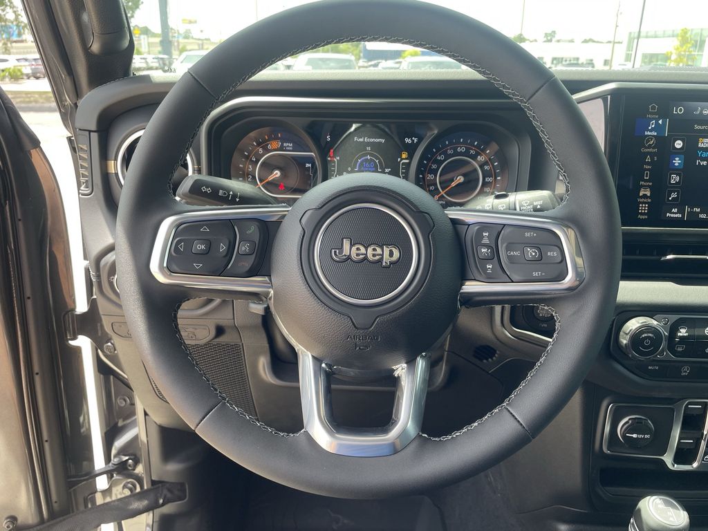 2025 Jeep Wrangler 4-Door Sahara - Photo 14
