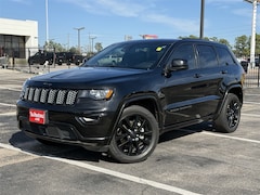 Used 2020 Jeep Grand Cherokee Laredo SUV for sale in Conroe, TX