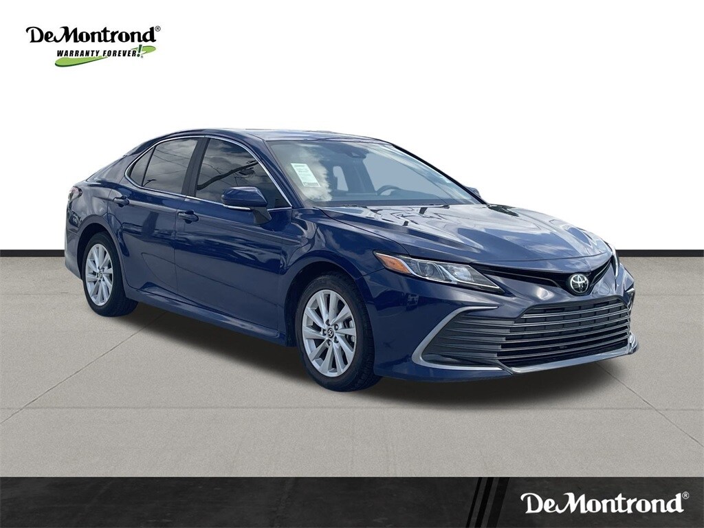 2024 Toyota Camry LE photo 3