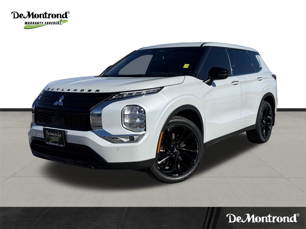 2023 Mitsubishi Outlander SE Black Edition's photo