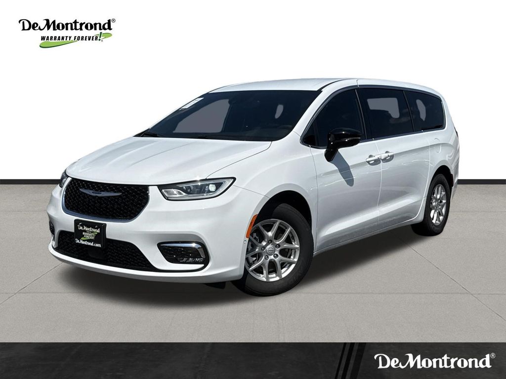 New 2026 Chrysler Pacifica SELECT