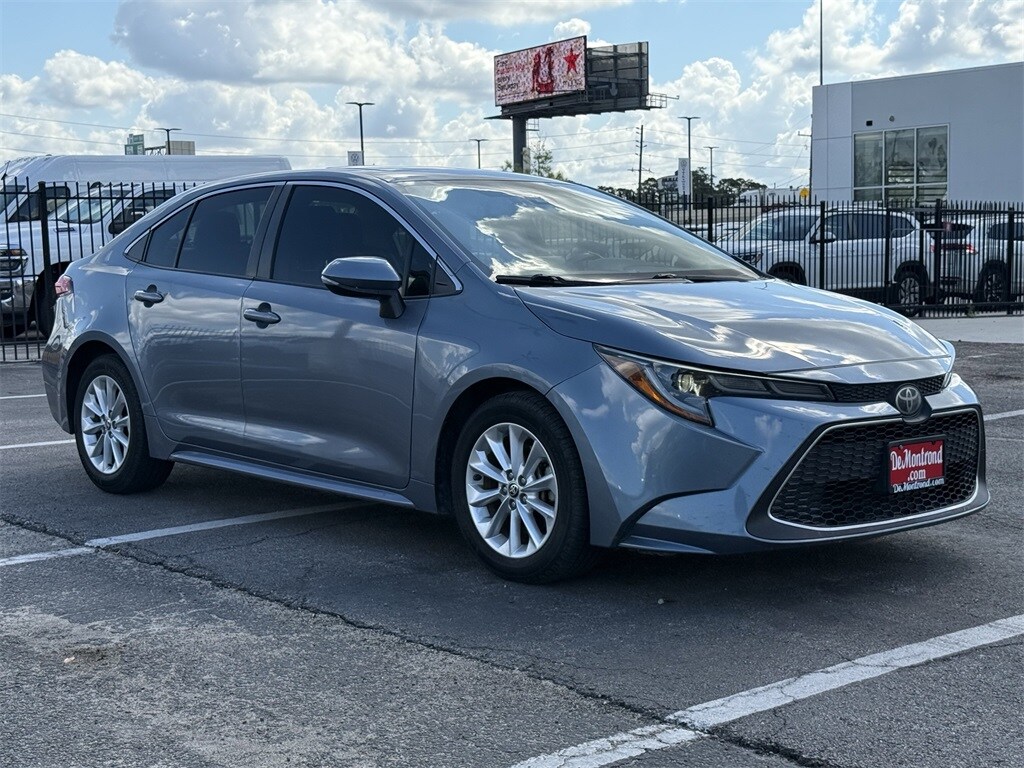 2020 Toyota Corolla XLE photo 3