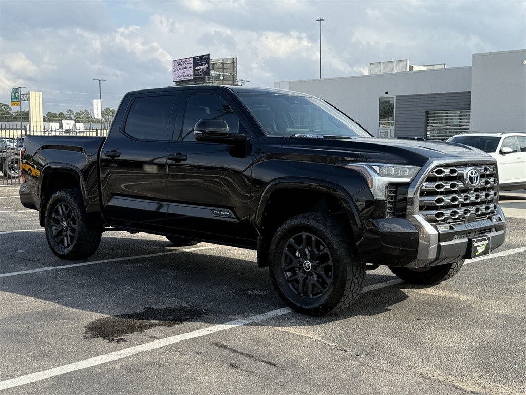 2024 Toyota Tundra Platinum CrewMax photo 3