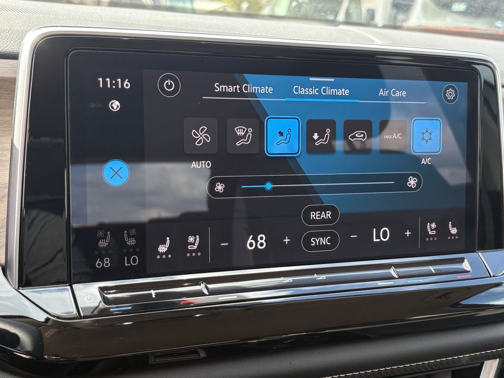 2024 Volkswagen Atlas SE w/Tech - Photo 20