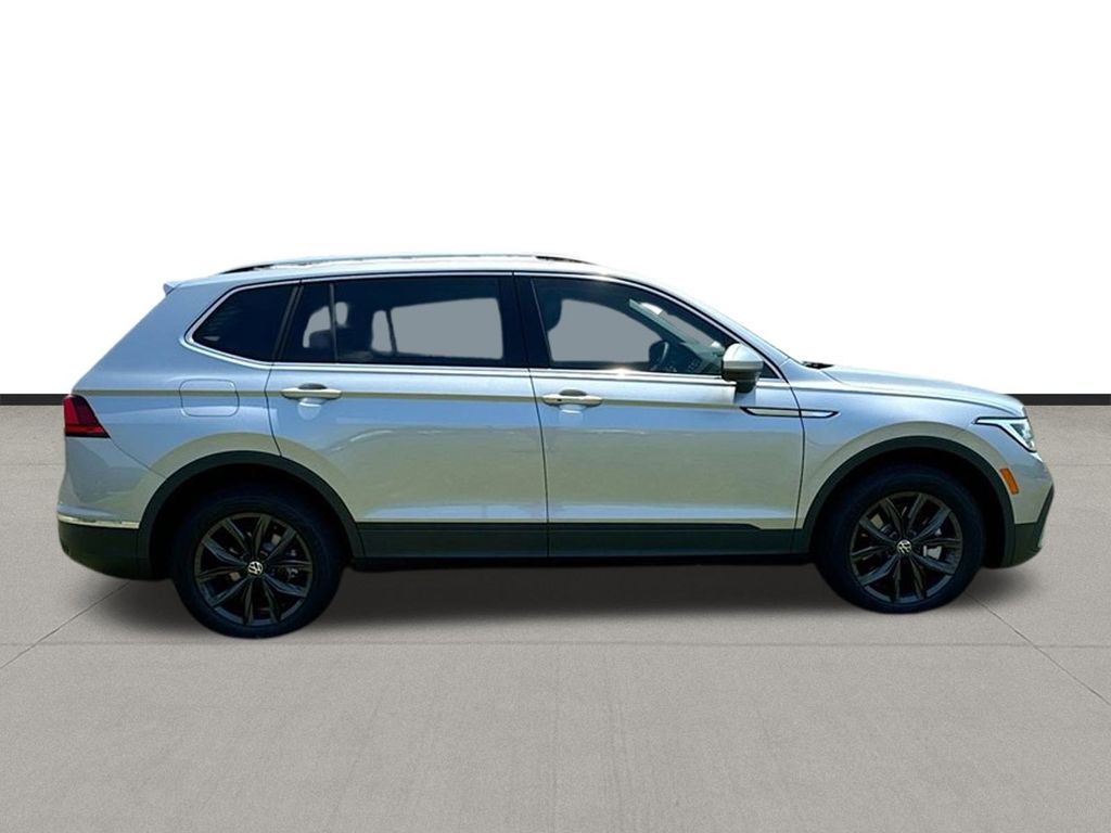 2024 Volkswagen Tiguan SE - Photo 7