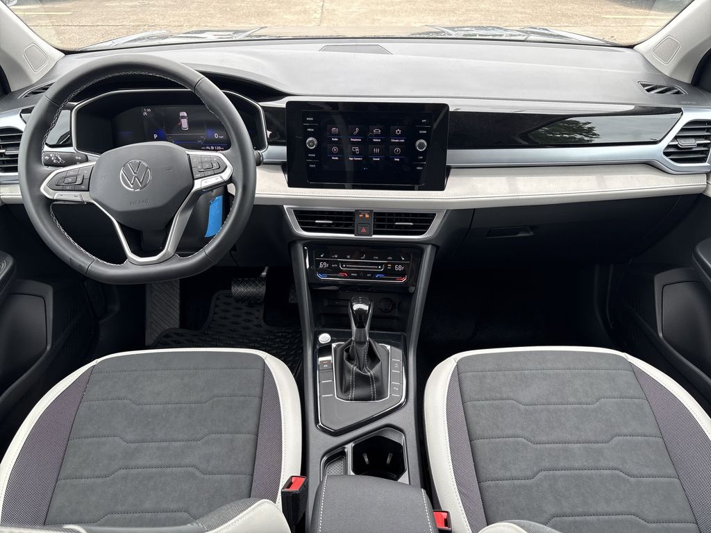 2025 Volkswagen Taos SE - Photo 20