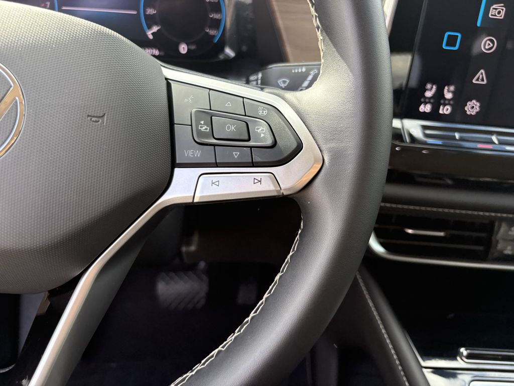 2024 Volkswagen Atlas SE w/Tech - Photo 16