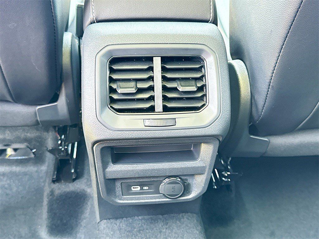 2024 Volkswagen Tiguan SE - Photo 28