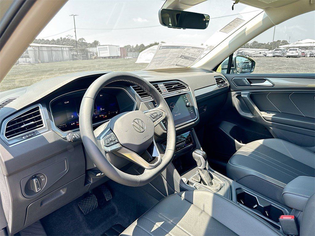 2024 Volkswagen Tiguan SE - Photo 9