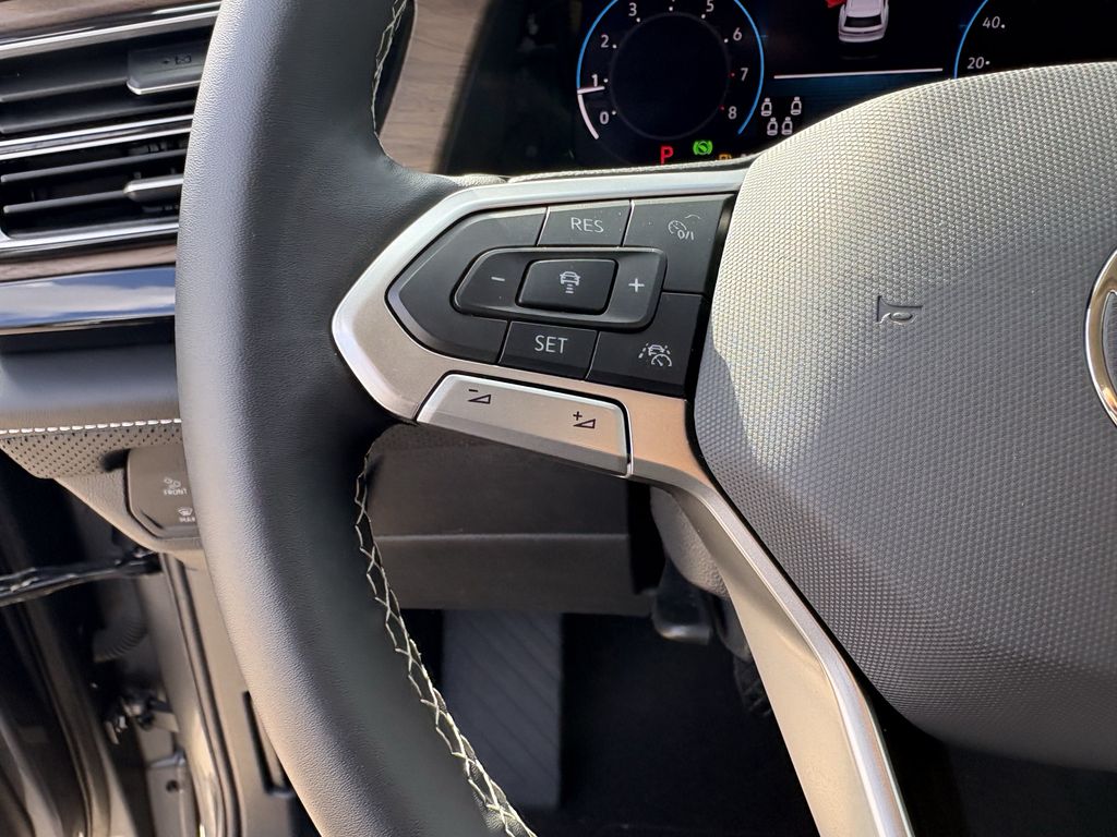 2024 Volkswagen Atlas SE w/Tech - Photo 15