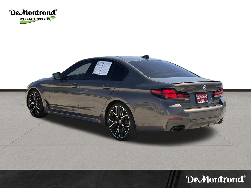 2023 BMW 5 Series M550i - Photo 7