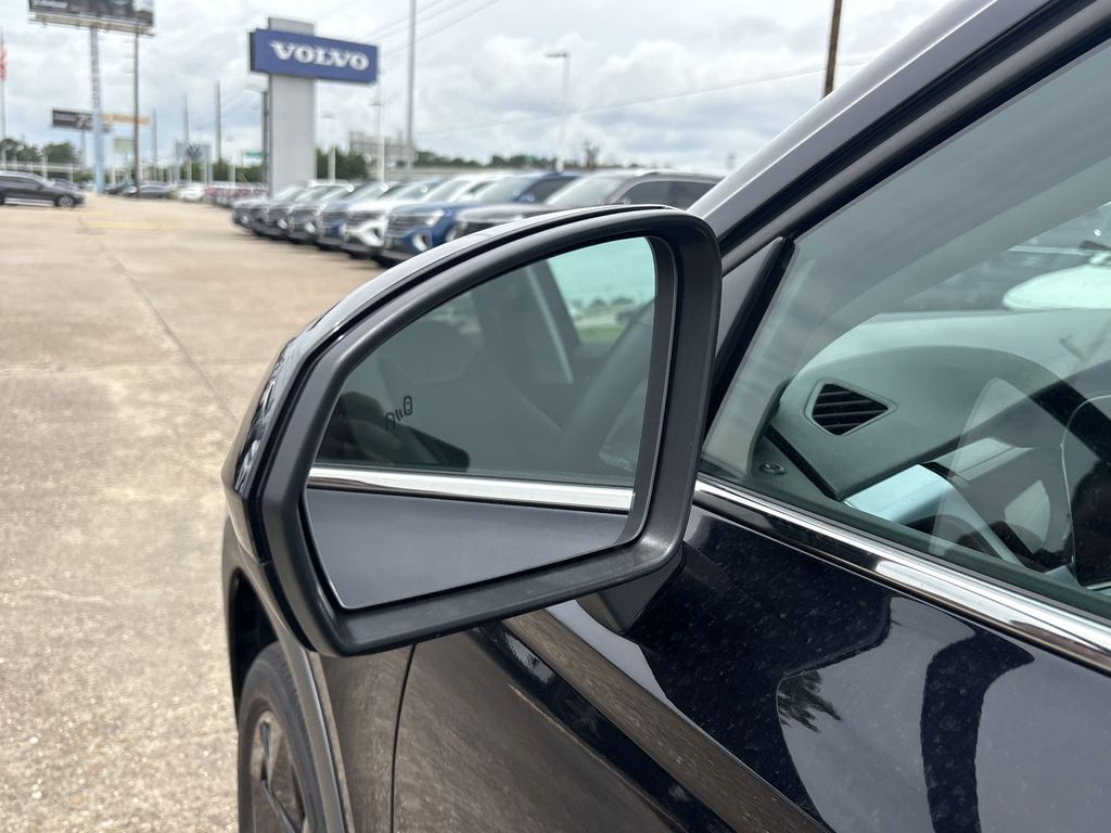 2025 Volkswagen Taos SE - Photo 7