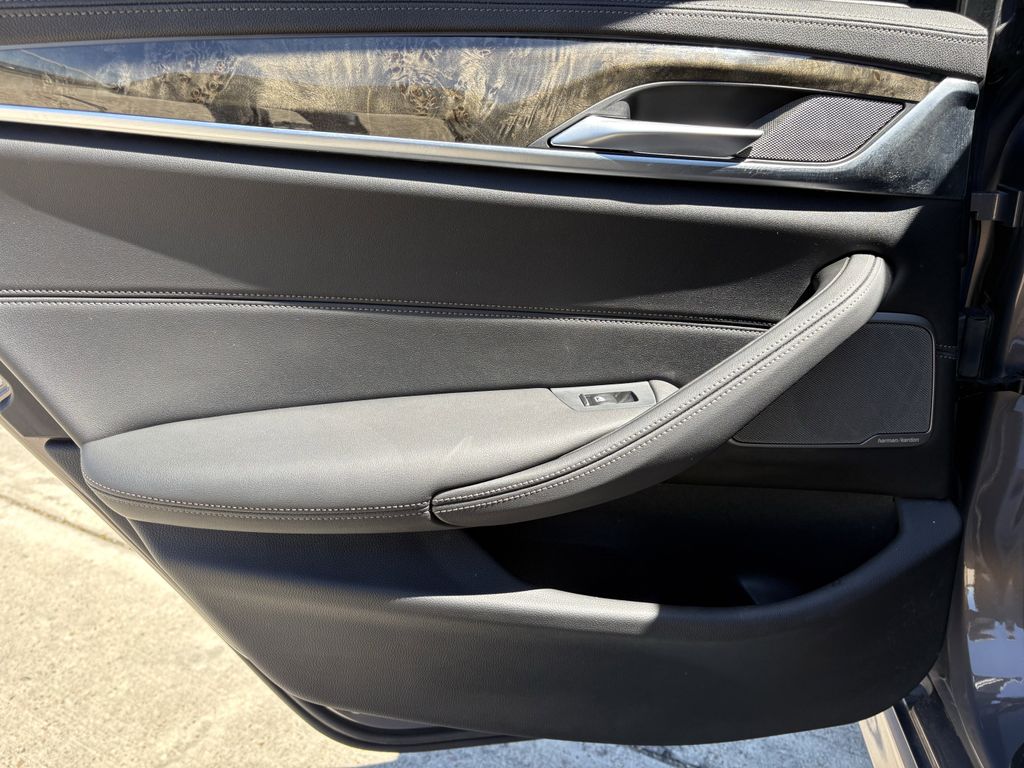 2023 BMW 5 Series M550i - Photo 22