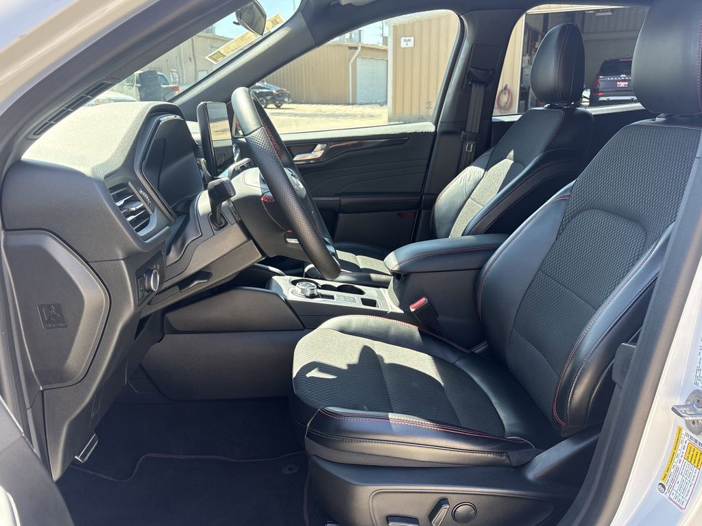 2023 Ford Escape ST-Line - Photo 12