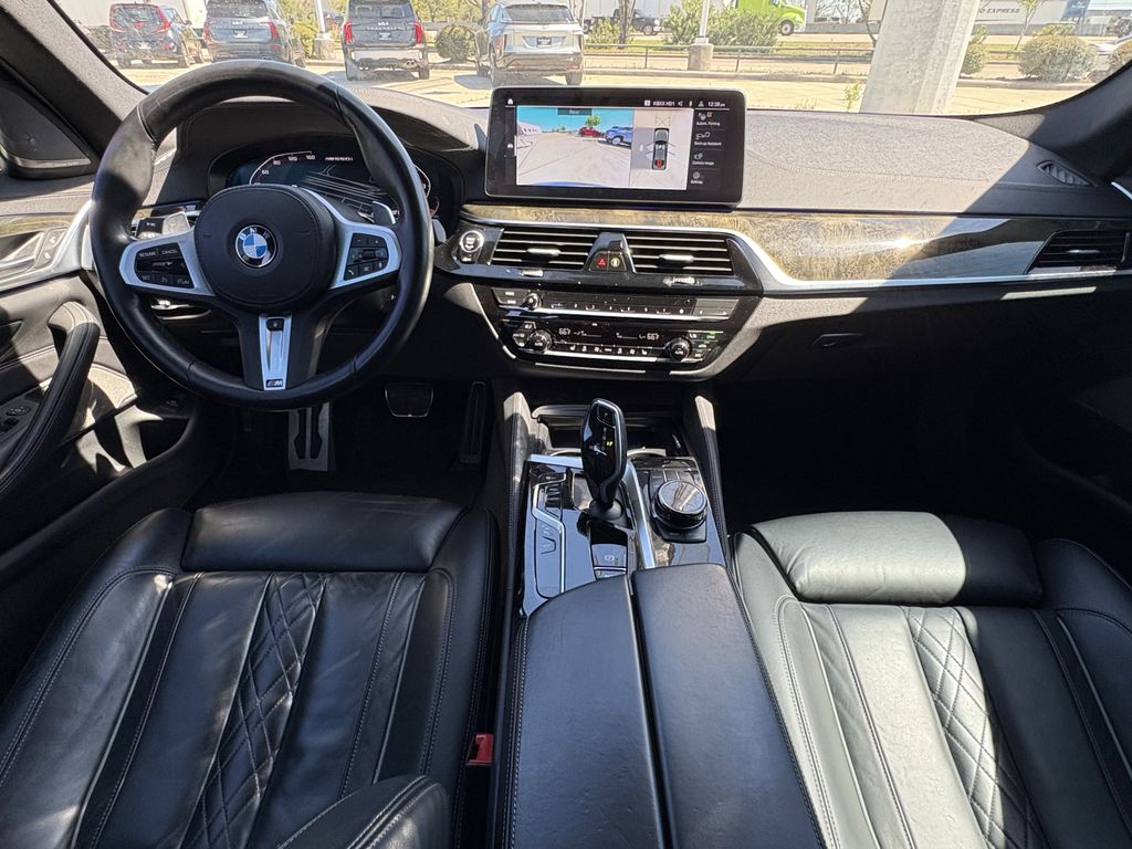 2023 BMW 5 Series M550i - Photo 25