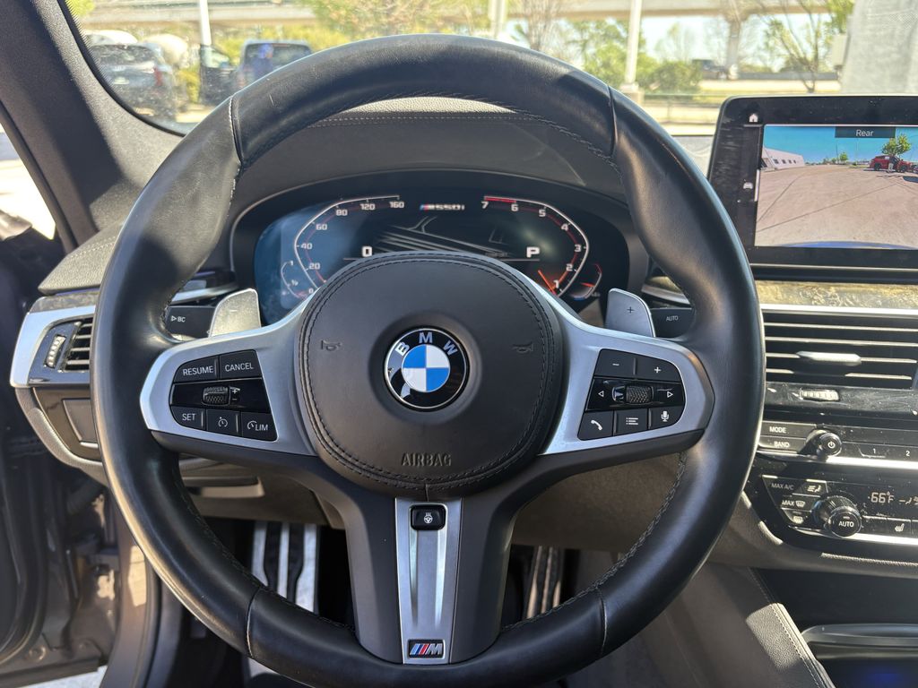 2023 BMW 5 Series M550i - Photo 15