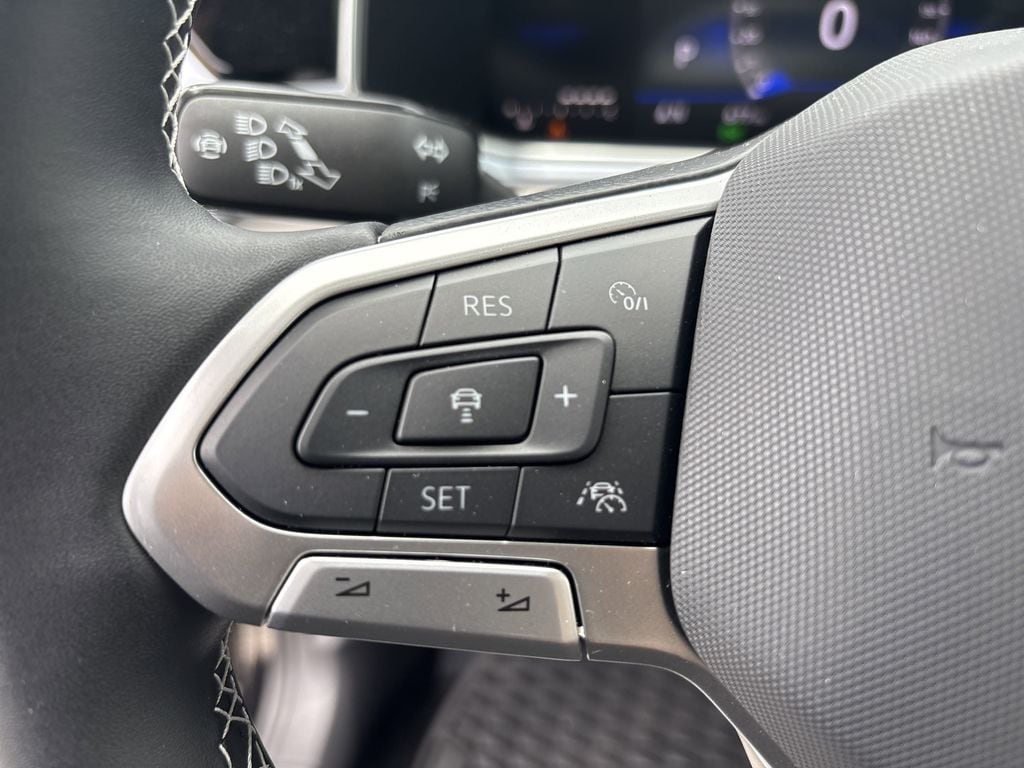 2025 Volkswagen Taos SE - Photo 12