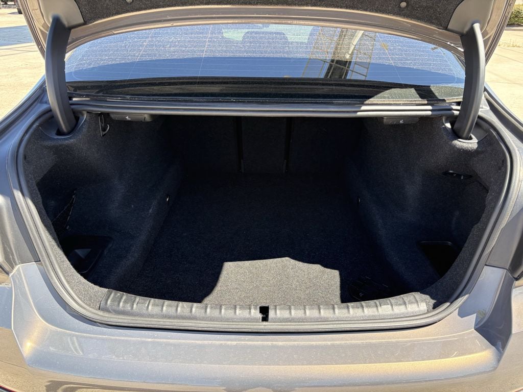 2023 BMW 5 Series M550i - Photo 26