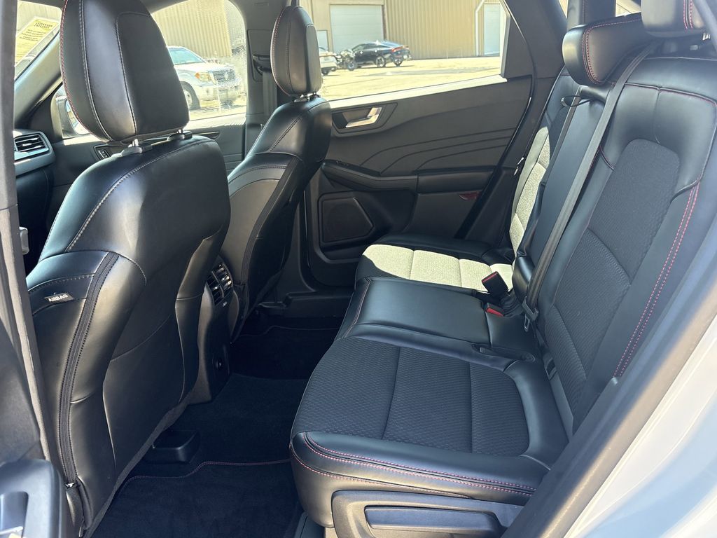 2023 Ford Escape ST-Line - Photo 24