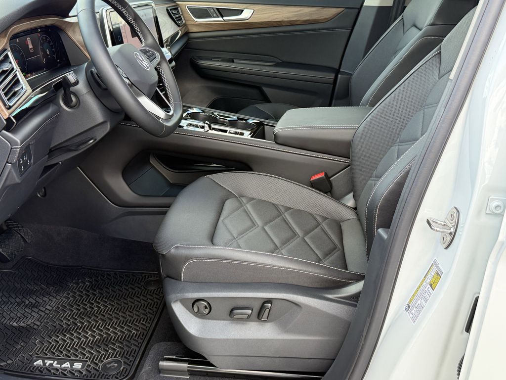 2026 Volkswagen Atlas SE w/Tech - Photo 12