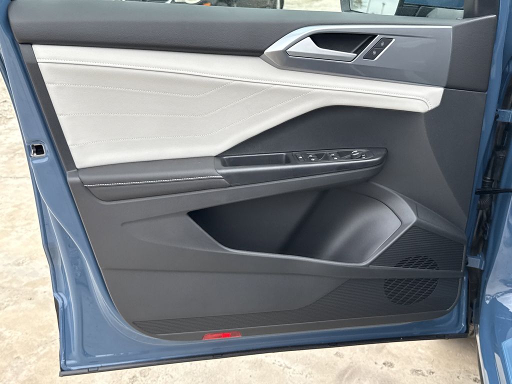 2026 Volkswagen Taos SEL - Photo 10