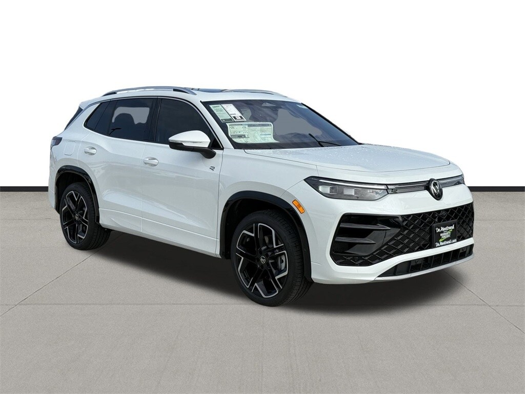 2026 Volkswagen Tiguan SEL R-Line photo 3