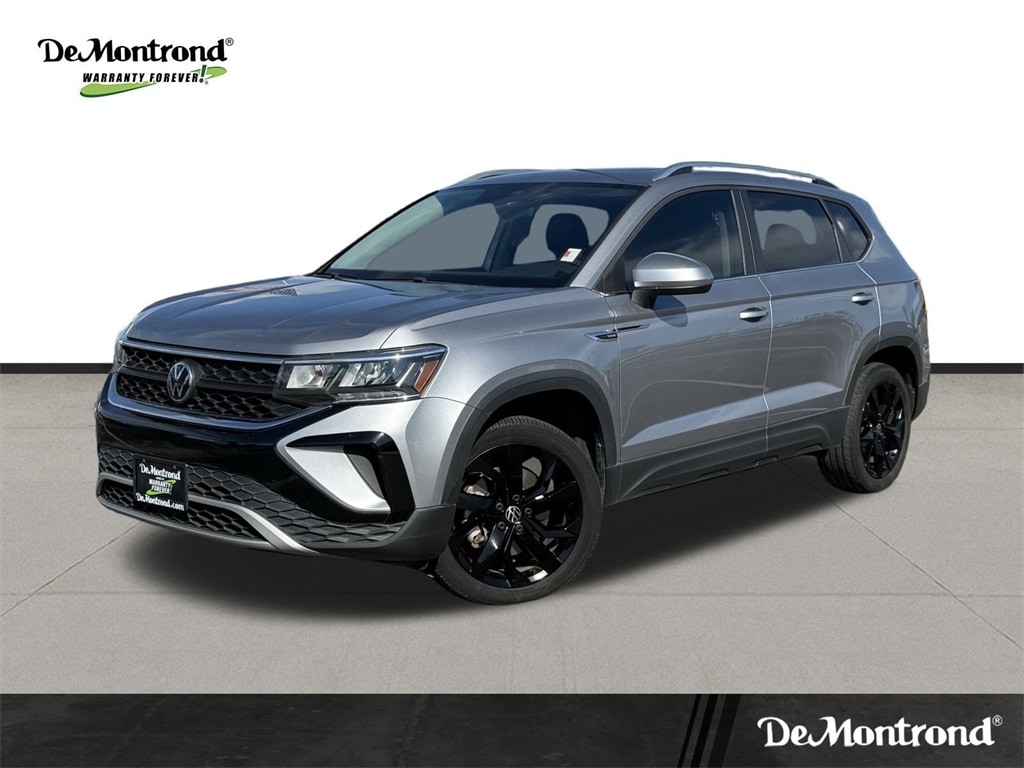 2023 Volkswagen Taos SE's photo