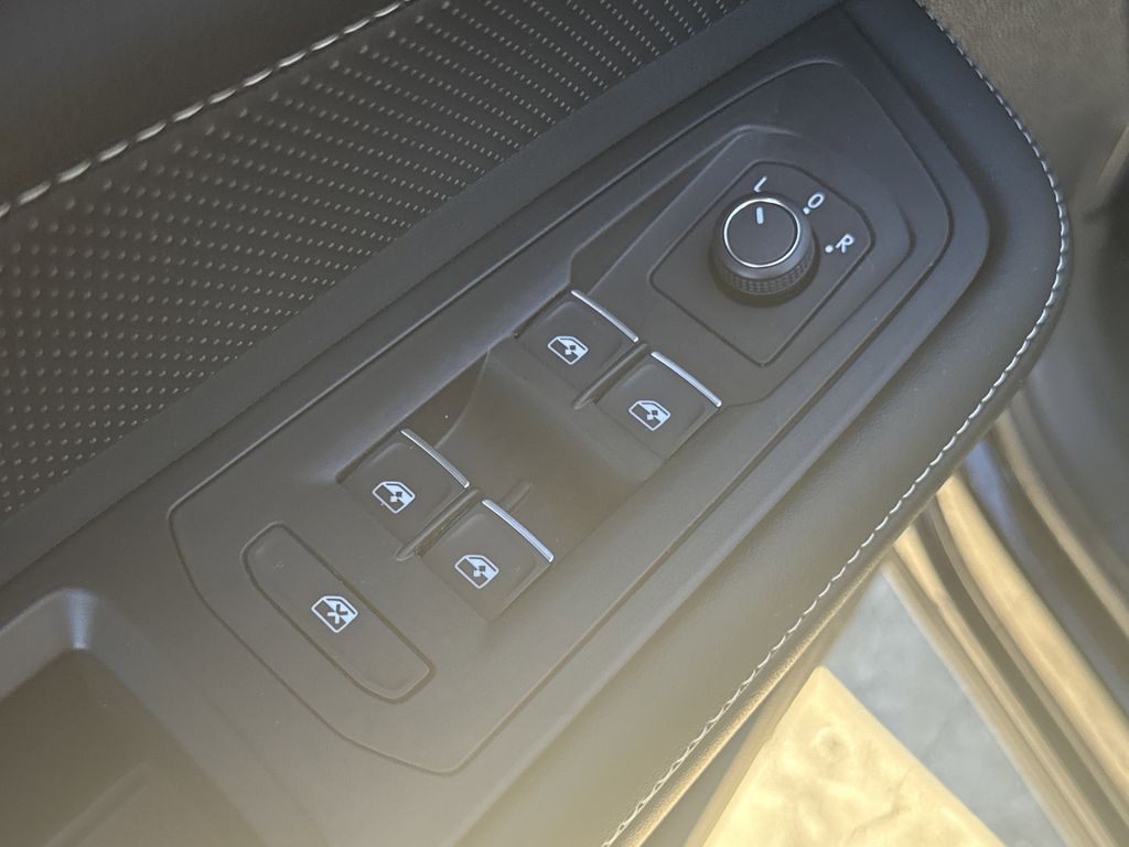 2026 Volkswagen Atlas SE w/Tech - Photo 11