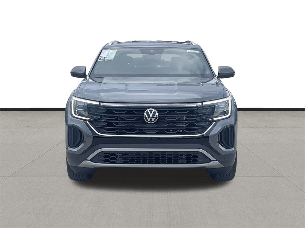 New 2025 Volkswagen Atlas Cross Sport 2.0T SE w/Technology SUV