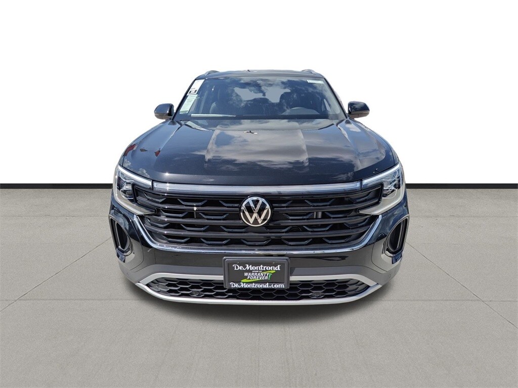 New 2025 Volkswagen Atlas Cross Sport 2.0T SE w/Technology SUV