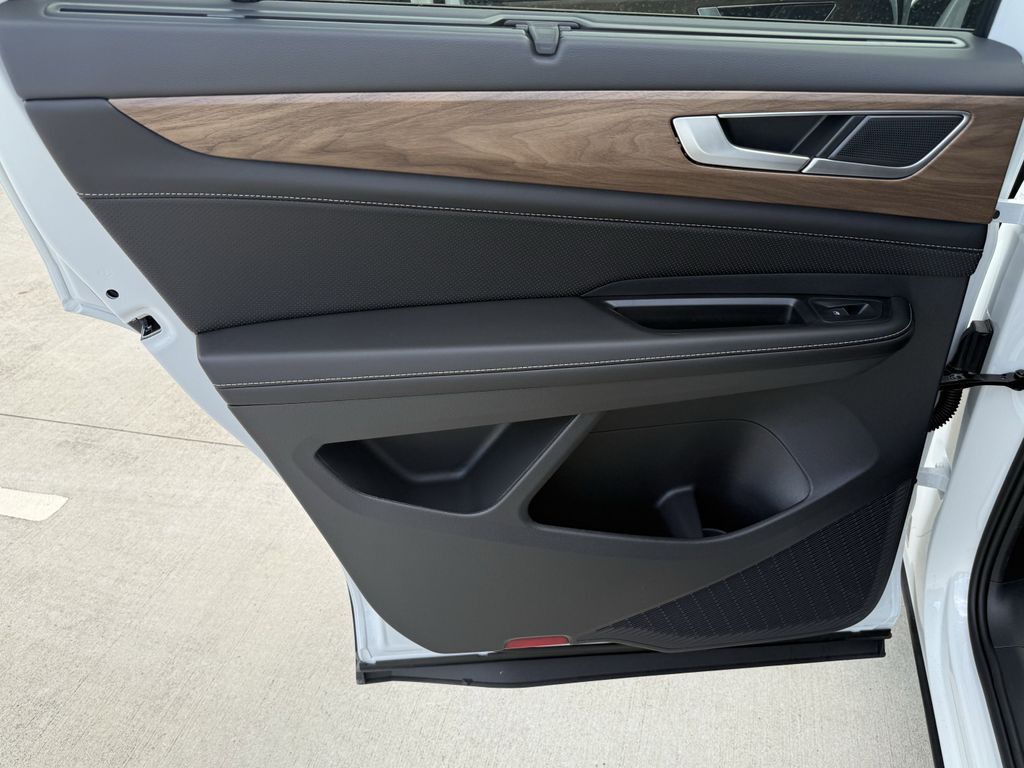 2026 Volkswagen Atlas SE w/Tech - Photo 23