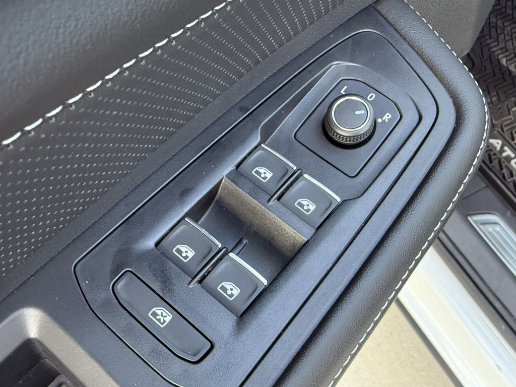2026 Volkswagen Atlas SE w/Tech - Photo 11