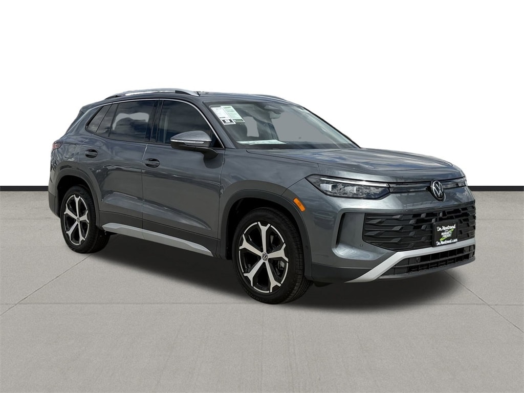 New 2025 Volkswagen Tiguan 2.0T SE SUV