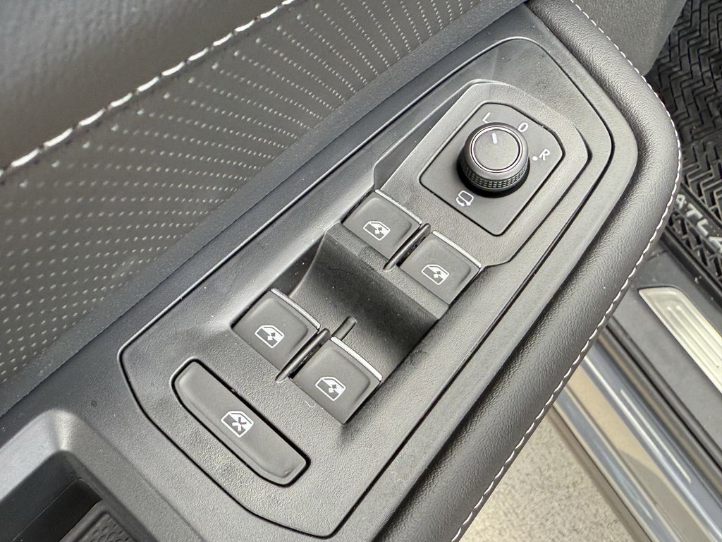 2026 Volkswagen Atlas SEL Premium R-Line - Photo 11