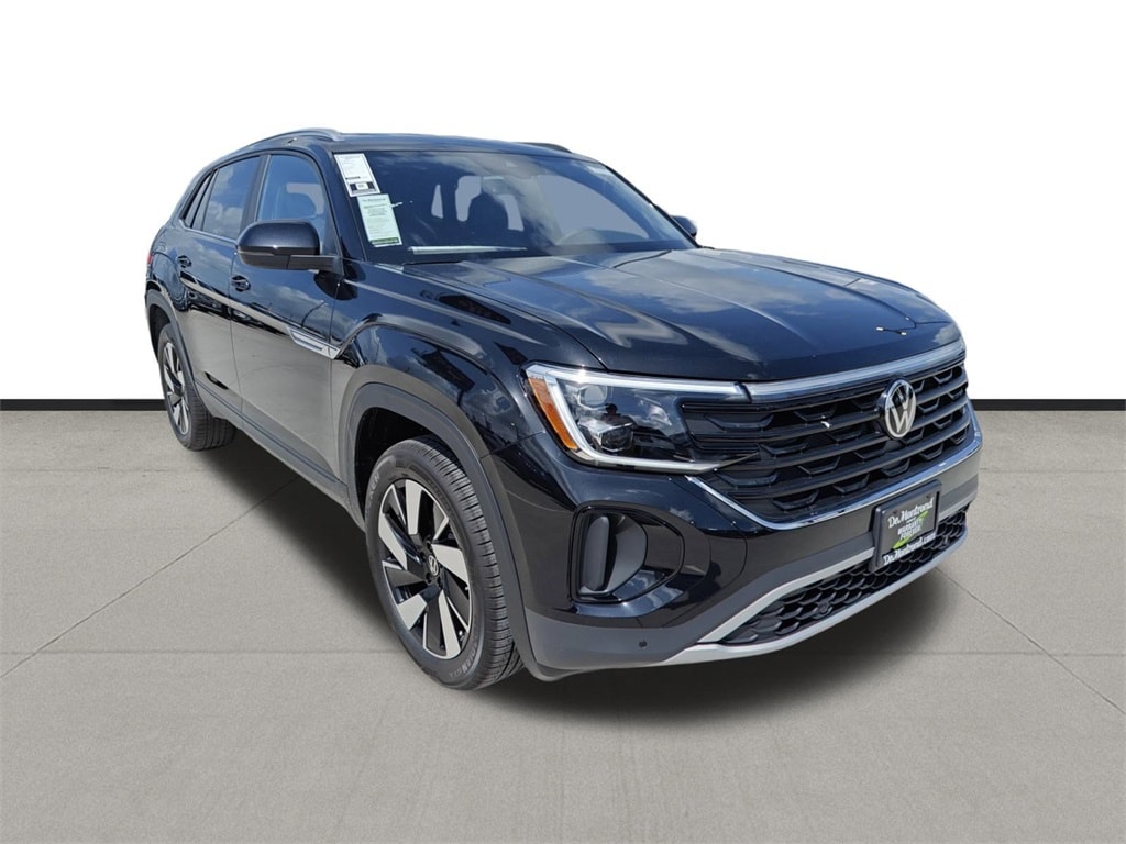 New 2025 Volkswagen Atlas Cross Sport 2.0T SE w/Technology SUV
