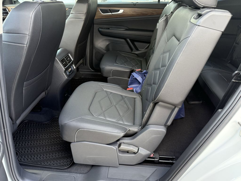 2026 Volkswagen Atlas SE w/Tech - Photo 24