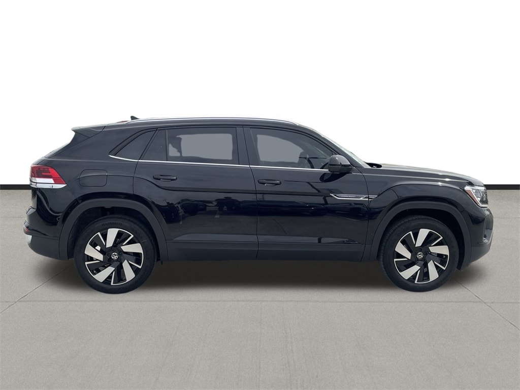 New 2025 Volkswagen Atlas Cross Sport 2.0T SE w/Technology SUV