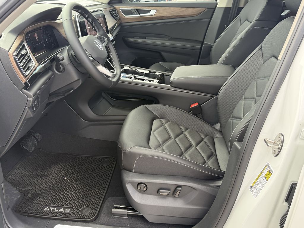 2026 Volkswagen Atlas SE w/Tech - Photo 12