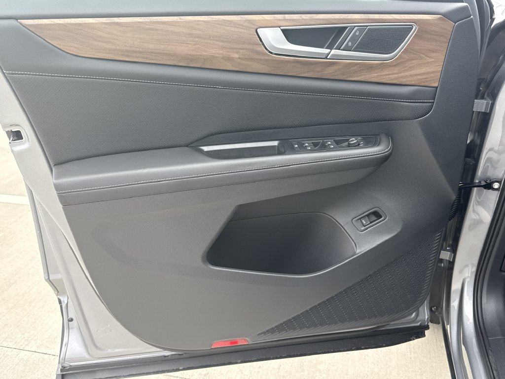 2026 Volkswagen Atlas SE w/Tech - Photo 10