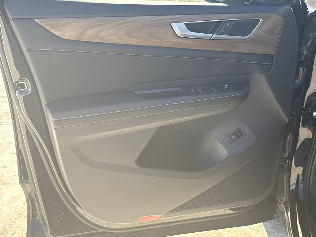 2026 Volkswagen Atlas SE w/Tech - Photo 10