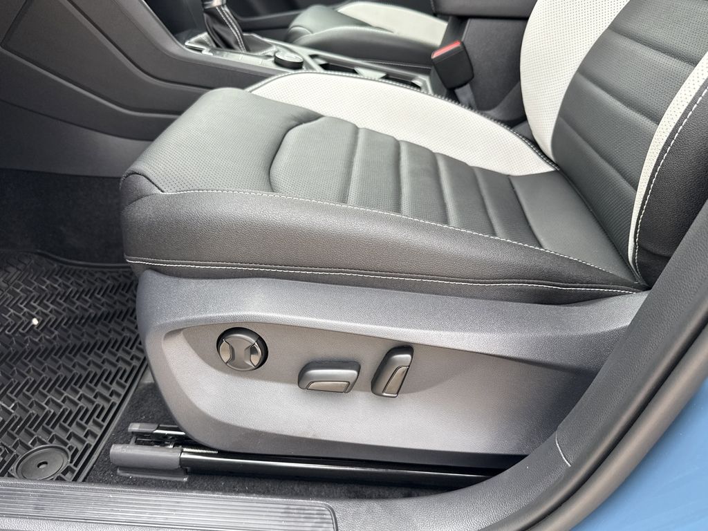 2026 Volkswagen Taos SEL - Photo 13