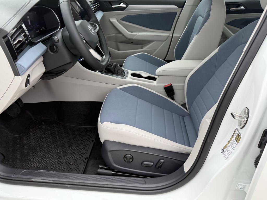 2026 Volkswagen Jetta SE - Photo 12