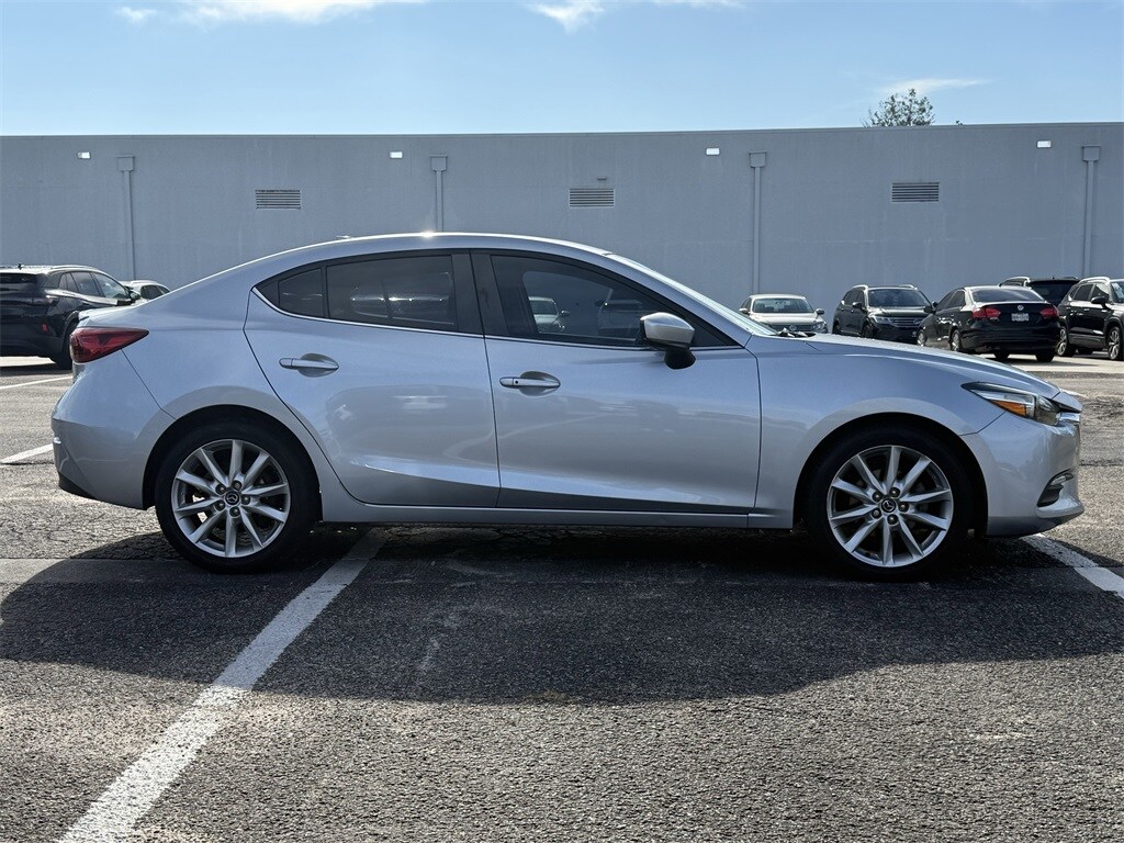 2017 Mazda Mazda3 Touring photo 4
